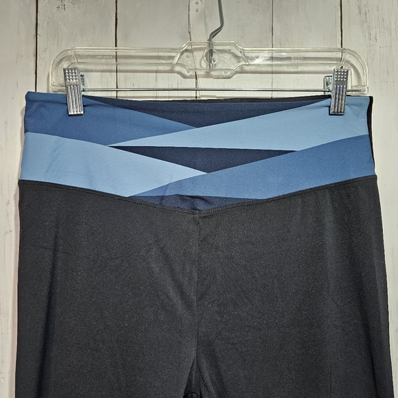 Zyia Active Women's Shades of Blue Block Luxe Hi-Rise ⅞ Length Leggings Size 12. - Picture 3 of 8